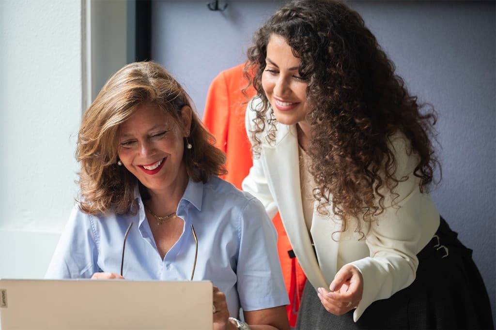 ValentineZ: a customer management and reporting platform for reintegration workflows